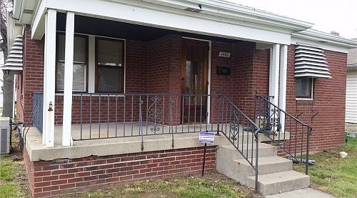 1st image of 1402 N Gladstone Ave
