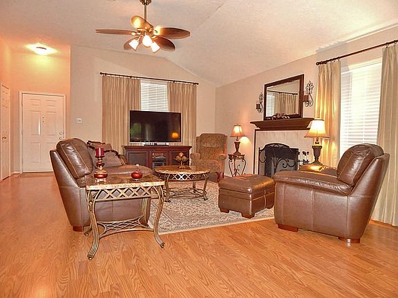 4th image of 343 Lake View Dr