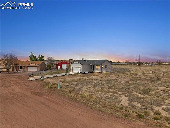3rd image of 764 S Granito Vista Ln