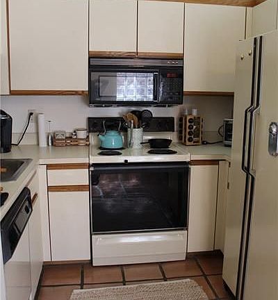 2nd image of 10631 NW 14th St APT 225