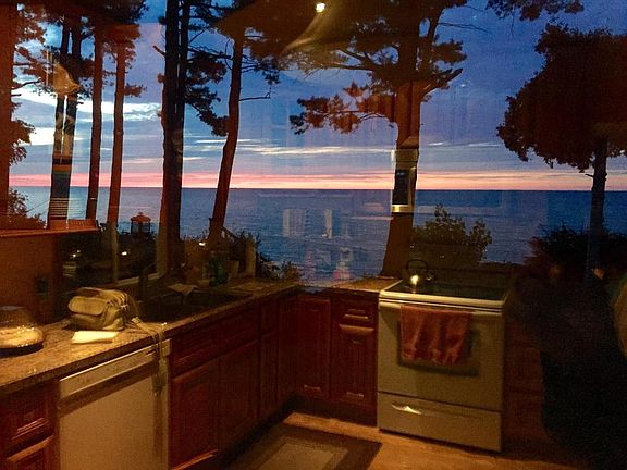 5th image of 9185 Somerset Dr