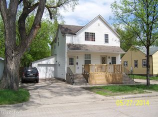 414 3rd Ave S, Grand Forks, ND 58201