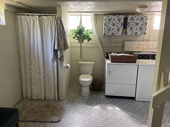 Downstairs open concept bath