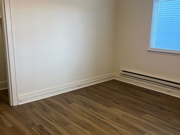 1237 Commerce Ave APT 17