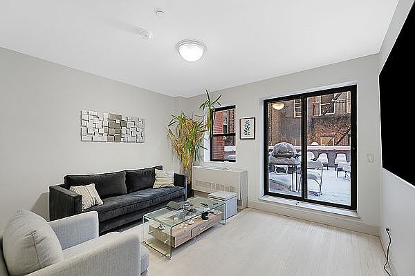 1st image of 410 W 48th St APT 24