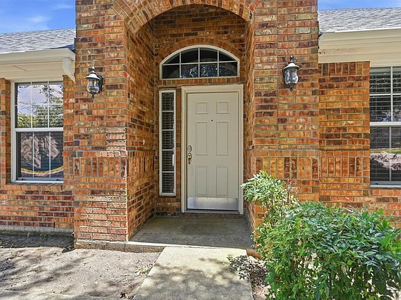 4th image of 1709 Fairway Dr