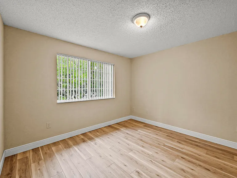 1100 Crestwood Ct S #S-1109 — Photo 13