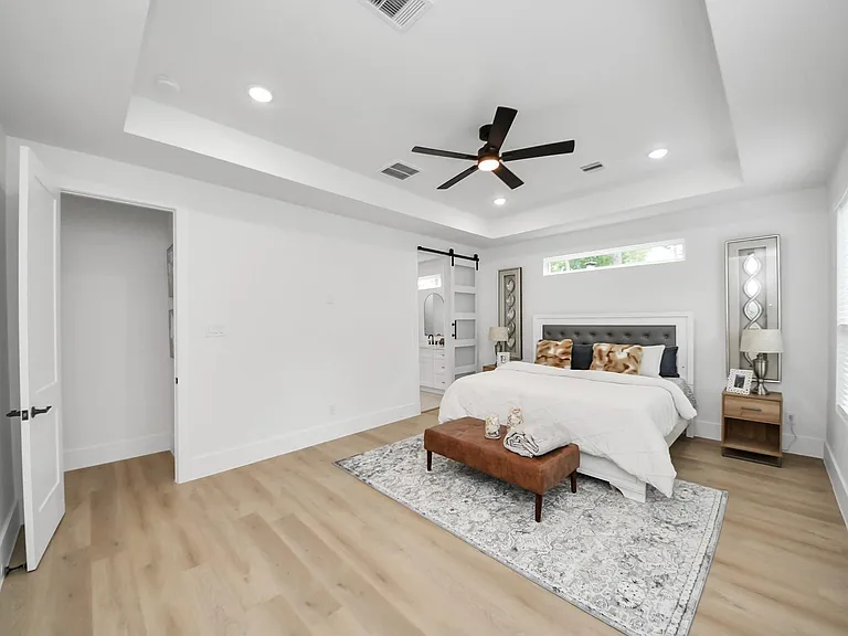 23851 Creekwood Dr — Photo 46