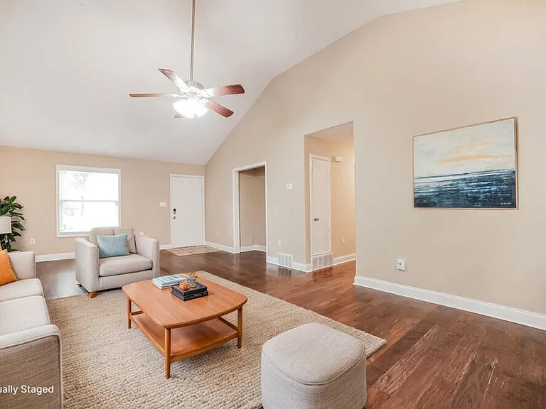 732 Charter Oak Dr — Photo 3
