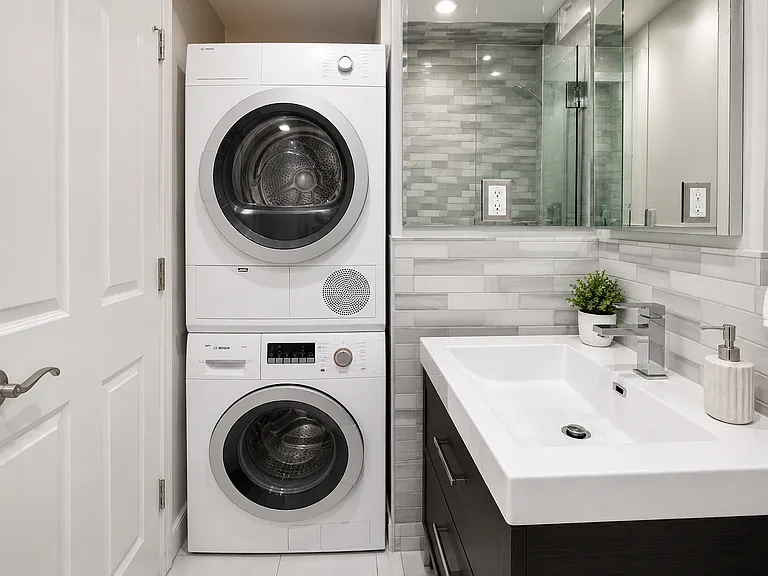 521 E 5th St #4B — Photo 3