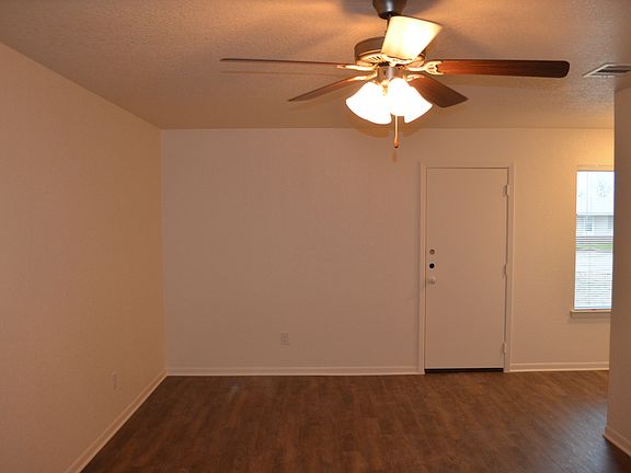 2nd image of 211 Coby Dr Unit B