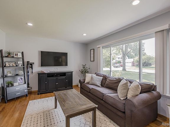 4th image of 12541 De Cook Dr