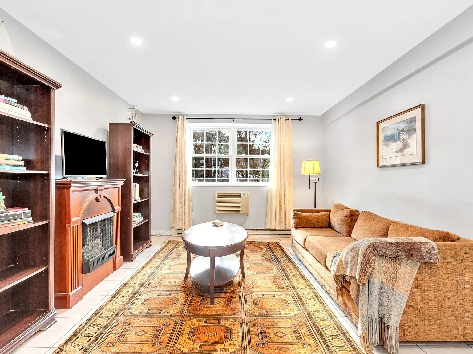 1 bed, 1.0 bath, 641 sqft, $2,250 — Photo 2