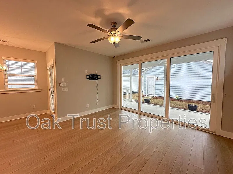 3 bed, 2.5 bath, 1800 sqft, $2,650 — Photo 4