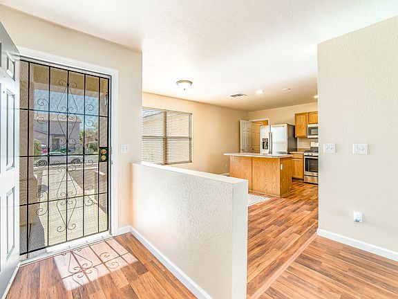 5th image of 311 E Mountain Alder St