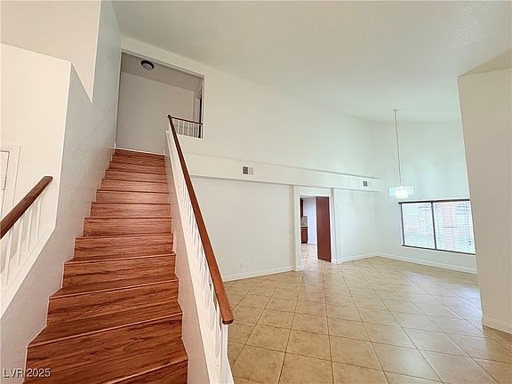 2nd image of 5040 Jacarilla Ln
