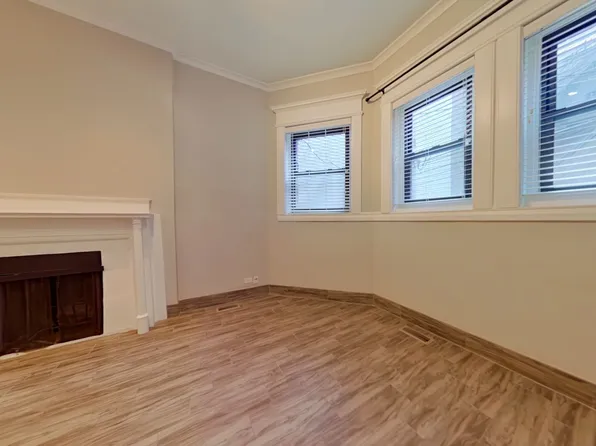 35 E Division, 35 E Division St APT 1B, Chicago, IL 60610
