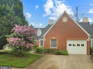 8 E Village Rd #8, Newark, DE 19713