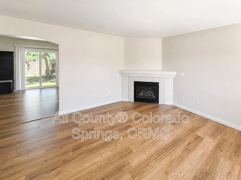 2 bed, 2.0 bath, 992 sqft, $1,595 — Photo 3