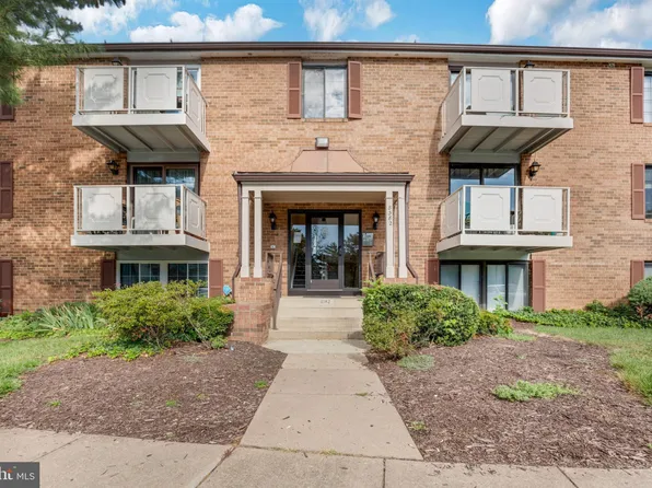 8382 Brockham Dr APT F, Alexandria, VA 22309