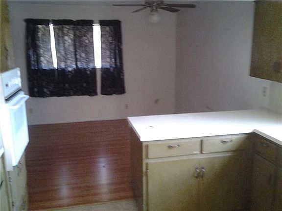 2nd image of 15304 Tacon Ln