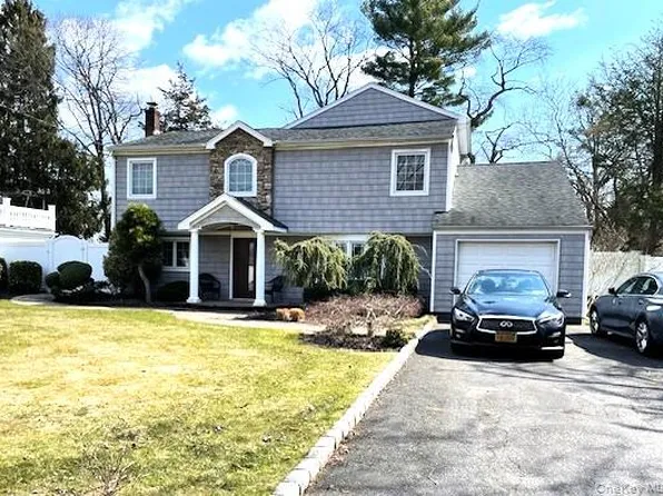 43 Hallock Avenue, Smithtown, NY 11787