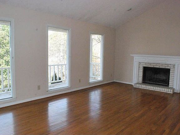 3rd image of 2711 Lillie Lake Dr SW
