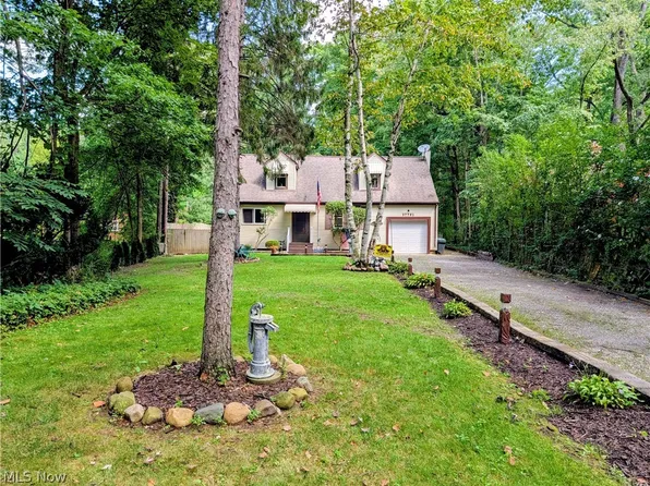 37761 Milann Dr, Willoughby Hills, OH 44094