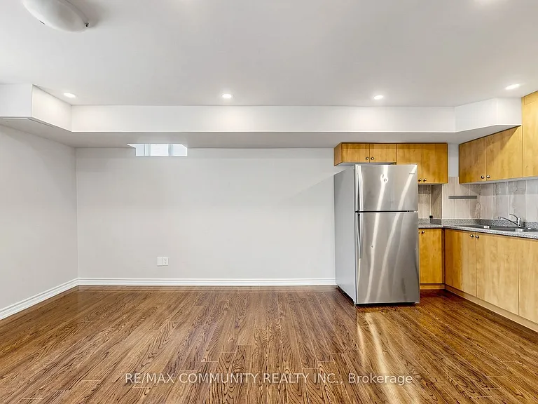 5 Mugford Cres N #BASEMENT — Photo 10