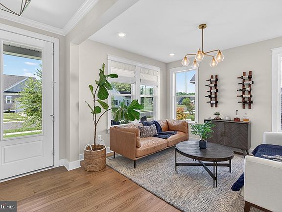 5th image of 19424 Lovett Ln