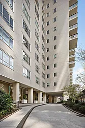 Manhattan House at 200 East 66th Street in Lenox Hill