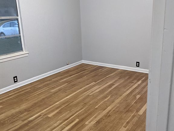 5th image of 1916 Deborah Dr
