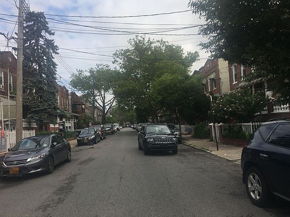 5th image of 759 Wyona St