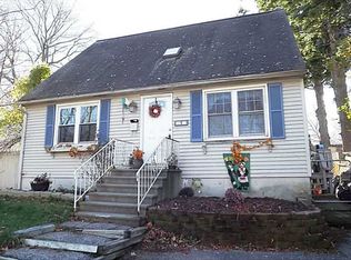 5 Wells St, West Warwick, RI 02893