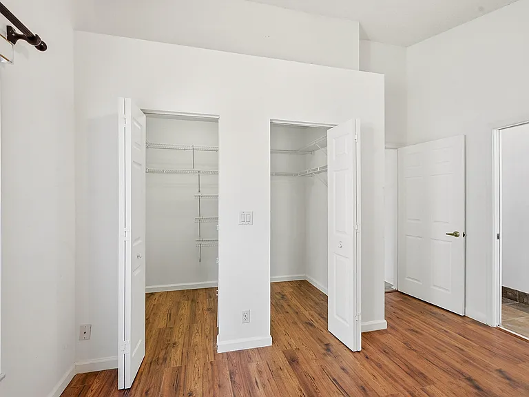 1852 Capeside Cir — Photo 25