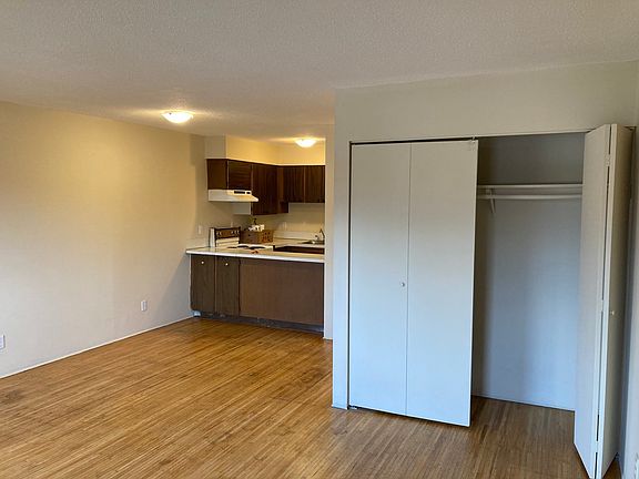 4th image of 3570 Hastings St E #211