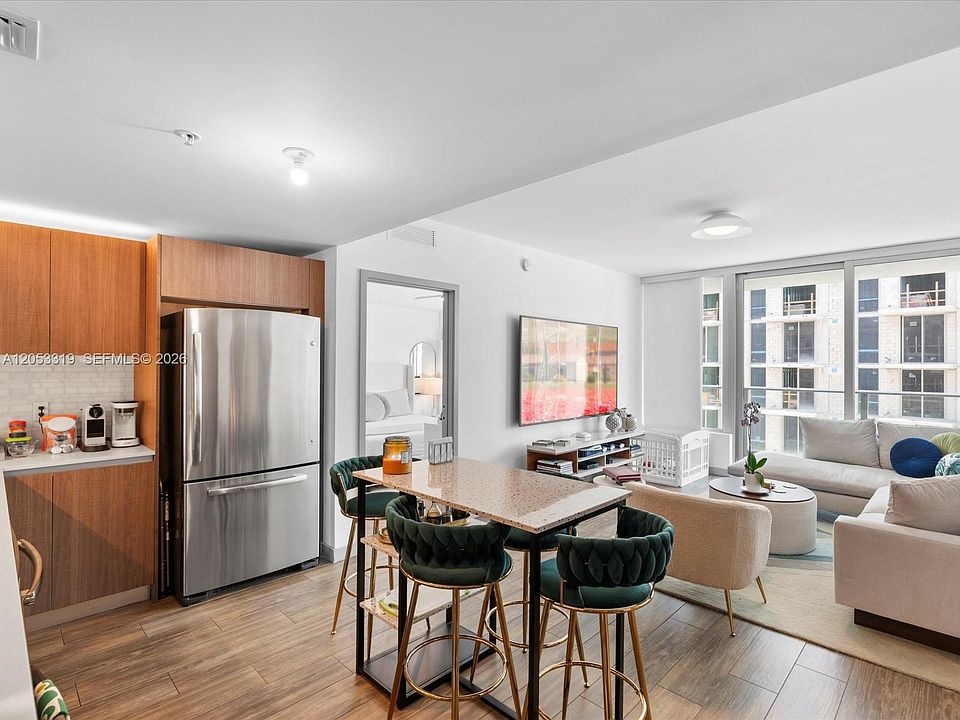 1st image of 1600 SW 1st Ave APT 714