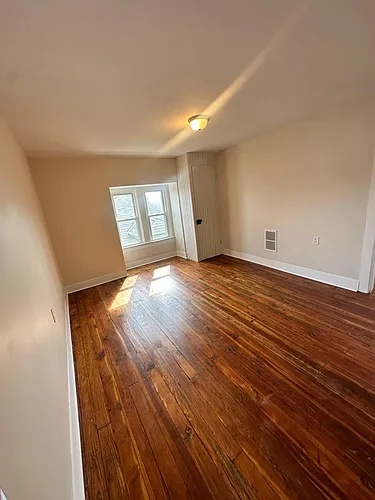 1615 W Market St #2 Photo 1