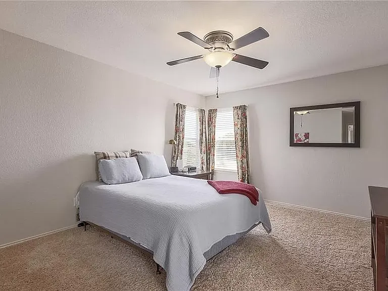1422 Davis Mountain Loop — Photo 12