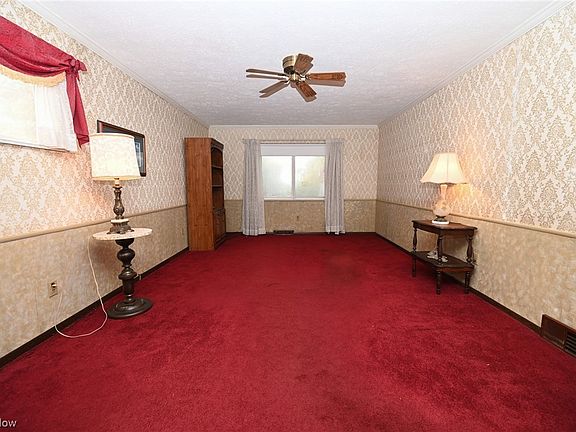 4th image of 1620 Lewis Dr