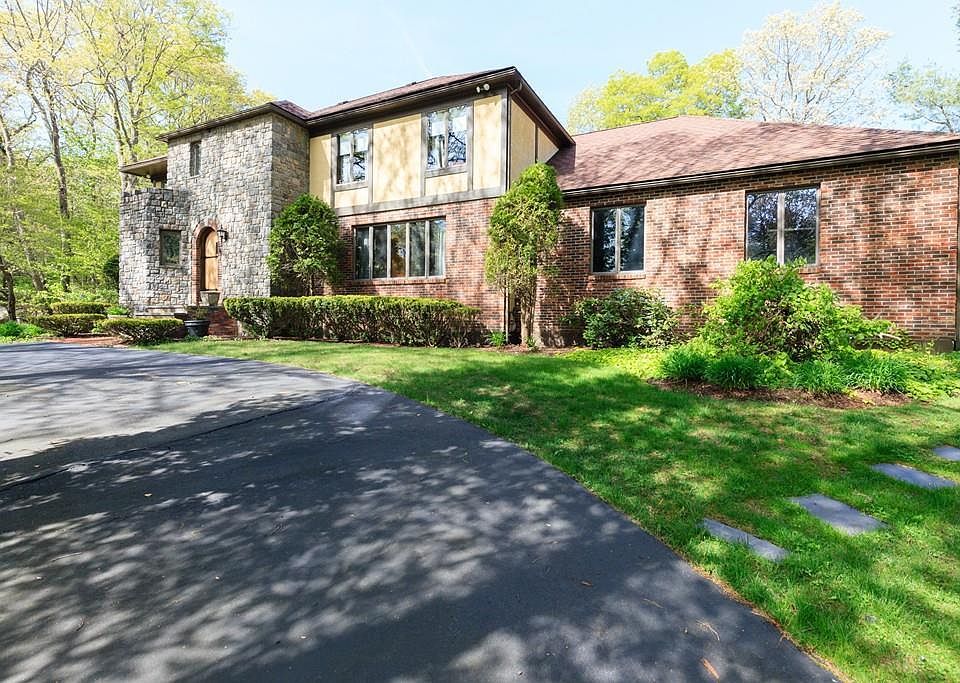 1st image of 25 Pleasant Heights Dr