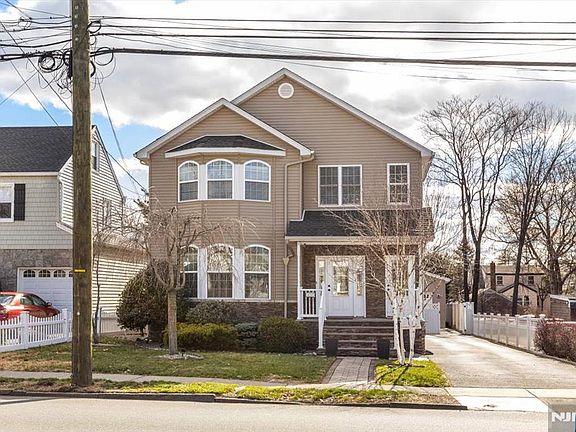 2nd image of 431 Union Ave