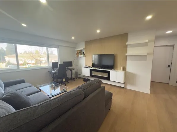 11816 88th Ave #218, Delta, BC V4C 3C5