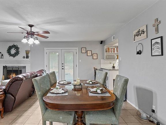 5th image of 42 Stonegate Dr