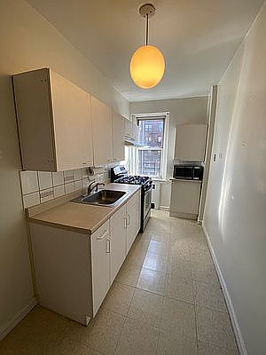 4th image of 63-109 Saunders St #D17