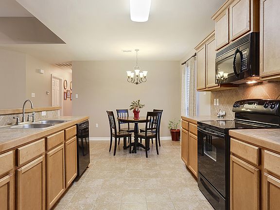 4th image of 14276 Summerset Dr