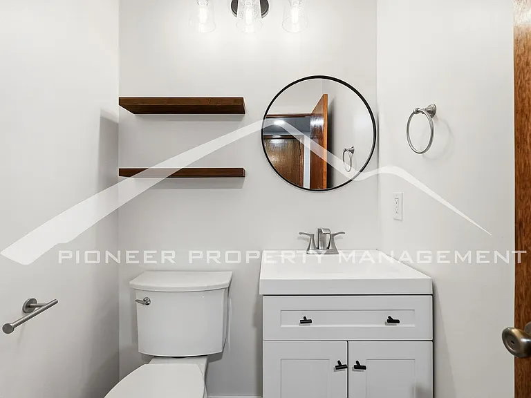 9753 Independence St — Photo 10