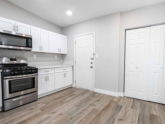 5th image of 2990 La Canada St