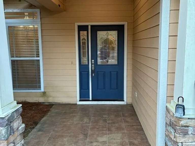 216 Holm Pl — Photo 2