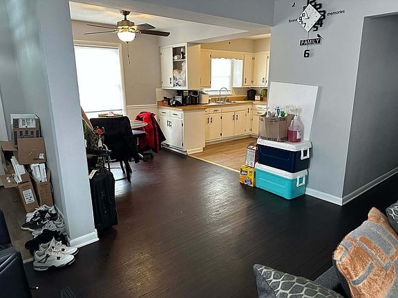 5th image of 17832 Glen Oak Ave